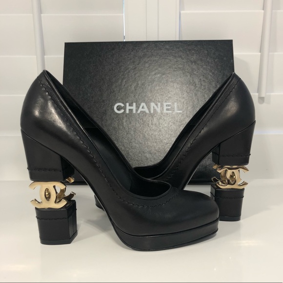 CHANEL Shoes - NIB Chanel CC Logo Pump